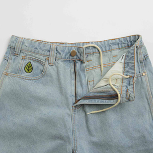 Short en jean bleu clair avec broderie personnalisée Carpenter cargo Short en denim Baggy Fit en cuir avec languette et cordon de serrage à la taille - Product Image 3