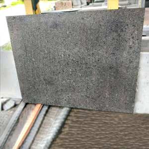 Dalles et carreaux de granit gris acier moderne de qualité export avec finition polie lisse pour les applications commerciales mondiales de restauration et de villégiature - Product Image 1