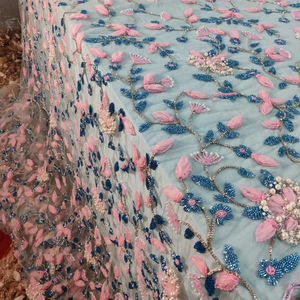 Tissu en dentelle brodée bleu clair de luxe avec applique florale rose 3D et perles tissées pour accessoires - Product Image 1