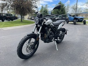 Excellent Prix 2026 2025 BETAS Alp X Nouvelle <span class=keywords><strong>Moto</strong></span> Dual Sport pour Adultes avec Refroidissement Liquide EFI et Course Tout-Terrain Premium - Product Image 1
