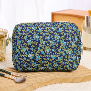 Sacs cosmétiques à motifs floraux - Product Image 3