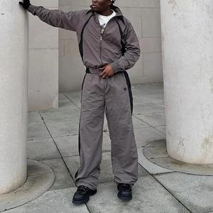 Ropa Deportiva de Nailon Plisada de 2 Piezas Transpirable Personalizada para Hombre, Cortavientos de Invierno con Rayas Reflectantes UV, Ecológica y Deportiva - Product Image 4