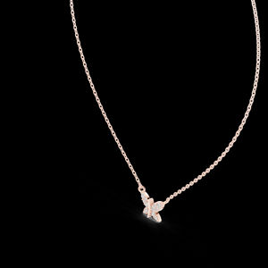Collier pendentif papillon en or rose 18 carats chaîne délicate incrustée de diamants moissanite pour femme - Product Image 5