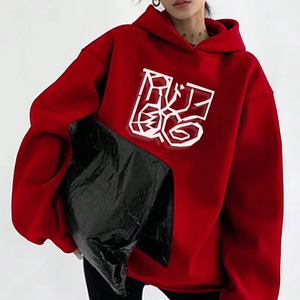 เสื้อฮู้ดดี้สีแดงทรงโอเวอร์ไซส์สำหรับผู้หญิง ดีไซน์ไหล่ตก พิมพ์ลายตัวอักษรด้านหน้า ผ้าฝ้ายระบายอากาศได้ดี - Product Image 5