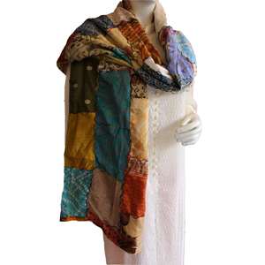 Écharpe en patchwork de sari de soie recyclée, luxe, style bohème, longue étole indienne en soie, motif dessiné à la main, pour printemps-hiver, en polyester - Product Image 3
