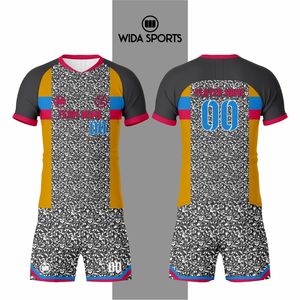 Tenue de football classique personnalisable 2026 avec noms, numéros et logos – Kits de maillots de football de haute qualité – Ensemble uniforme de soccer 100 % polyester - Product Image 3