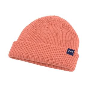 Urban Charm Beanies Sleek Warm Knit Streetwear Trend Casual Modern Unisex Headwear para invierno Everyday jacquard - Product Image 3