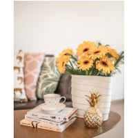 Pots de fleurs en céramique portables de luxe faits à la main forme moderne avec la meilleure finition pour les clubs de restaurants d'escaliers de toit de jardin en plein air
