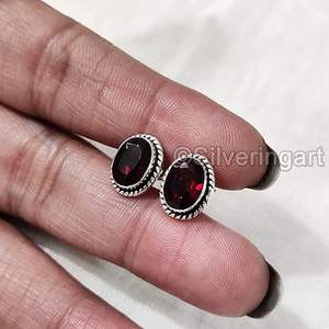 Boucles d'oreilles à clous pour femmes, pierre précieuse grenat naturel, boucles d'oreilles bohèmes de Noël, bijoux faits à la main, boucles d'oreilles à clous en argent sterling 925 - Product Image 4