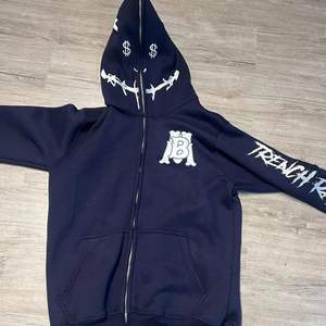 Nueva Llegada Sudadera Corta de Forro Polar para Invierno para Mujer, de Alta Calidad, con Logotipo Personalizado Impreso, Bordado 3D, Diseño Asimétrico, Logotipo Frontal - Product Image 3