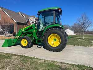 Tracteur à roues John Deere 4066R 65 CV avec moteur, pompe et boîte de vitesses - Product Image 3
