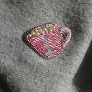 จี้รถบัสนิวยอร์ก งานปักลูกปัดทำมือสุดอินเทรนด์ น่ารัก หรูหรา ทันสมัย สวยงาม  งานสั่งทำพิเศษ  เครื่องประดับแฟชั่น - Product Image 4