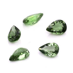 Saphirs verts naturels non traités, formes poire calibrées 3x5mm et 4x6mm, et pierres précieuses taillées Asscher, brillant, émeraude, trionnelle - Product Image 1