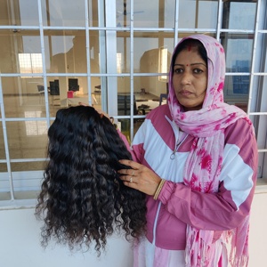 Vente en gros 100% Pas cher Indien Vierge Remy Cuticule Aligné Noir Bouclés Vague Bundles Doux Brut Non Transformés Extensions de Cheveux Humains - Product Image 4