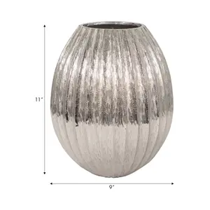 Vase à fleurs en métal enduit de poudre durable avec un design poli et élégant en argent pour une décoration de jardin à long terme - Product Image 6