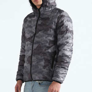 Blouson matelassé gris texturé unisexe, léger, à capuche, rembourrage matelassé isolé, vêtement d'extérieur chaud pour l'hiver, design élégant avec fermeture éclair sur le devant - Product Image 2