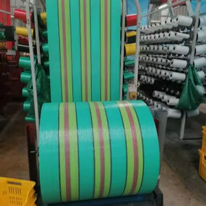 Rouleau tissé en PP personnalisé à succès, directement de l'usine, tissu tissé antidérapant pour l'emballage de grains et de semences, en rouleau flexible - Product Image 1