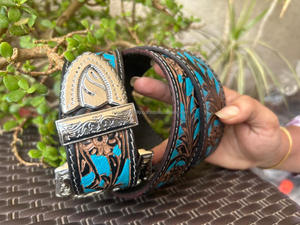 Ceintures en cuir véritable faites à la main, ceintures occidentales élégantes en cuir, ceintures unisexes de couleur turquoise, Inde - Product Image 4
