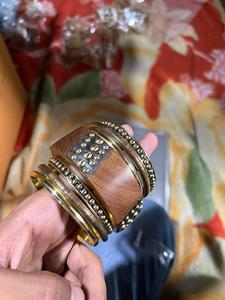 Venta al por mayor de diseño de lujo superventas señora brazalete de madera conjunto de 7 de calidad superior mejor acabado de madera latón brazalete Conjunto personalizado - Product Image 2