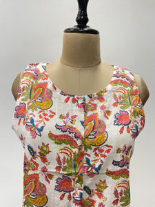 Top court à manches bouffantes en coton doux imprimé floral bohème écologique respirant à col en V pour femmes, vêtements d'été - Product Image 3