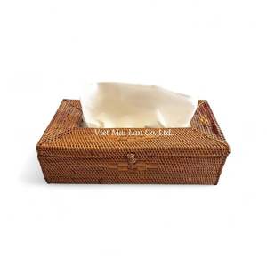 Boîte à mouchoirs en rotin faite à la main avec finition naturelle pour la maison, le bureau et la chambre d'hôtel en provenance du Vietnam - Product Image 1