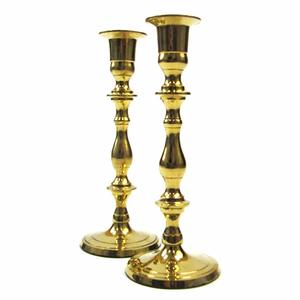 Portavelas decorativo de metal de estilo único con acabado dorado en diferentes tamaños, juego de dos para decoración navideña del hogar. - Product Image 2