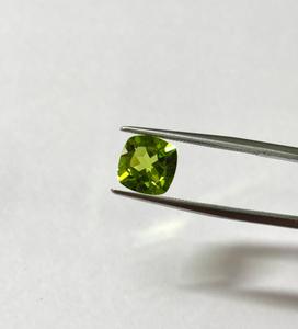 Cojín de peridoto Natural AAAAA, lupa de 8, 9, 10mm, semi piedra preciosa limpia para la fabricación de joyas, piedras sueltas, piedras preciosas sueltas - Product Image 1