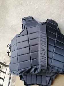 Protector de cuerpo de chaquetas de seguridad internacionales para equitación profesional 2025 - Product Image 2
