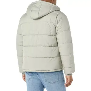Chaqueta Acolchada Ligera para Hombre con Capucha Ajustable y Bolsillos con Cremallera para Actividades al Aire Libre de Invierno con Logotipo Bordado en Chenilla - Product Image 4