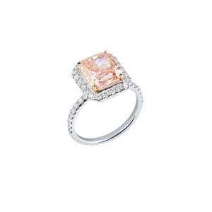 แหวนเพชรทรงเรเดียนท์คัท อลิซ ตัวเรือนโรสโกลด์ - Product Image 2