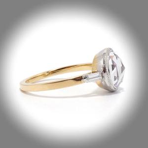 โบราณกุหลาบตัดMoissaniteแหวนหมั้นสามหินชุดMoissaniteแหวนแต่งงาน2.20 CTWรอบกุหลาบตัดแหวนเพชร - Product Image 3