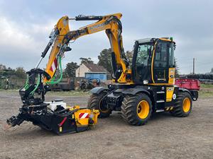 New Design Used <b>Small</b> Wheel Excavator, hydraulic Control, anti-slip Tire, compact for Narrow Site and Farmland Digging Delivery - Product Image 6