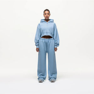 เสื้อฮู้ดครอปสีพื้นสำหรับผู้หญิง คอลเลคชั่นฤดูหนาว 2024 แขนยาว ผ้าฝ้าย รับผลิตแบบ OEM - Product Image 2