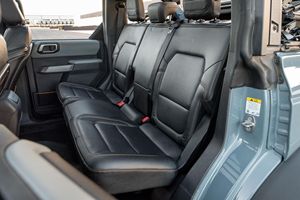 Ford Bronco Badlands 2022, SUV Automático con Techo Corredizo, Faros Delanteros, Cámara Trasera de 360°, Asientos Eléctricos - Product Image 6