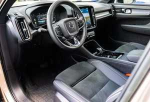 Excelente XC40 B5 Ultimate 2023 Usado, Volante a la Izquierda, Rines de Aleación R18 Oscuros, Tracción en las Cuatro Ruedas, Asientos de Cuero, Sistema de Navegación, Arranque Remoto - Product Image 5