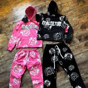 Conjunto Deportivo de Algodón Grueso con Estampado de Serigrafía Vintage de Corte Personalizado, Estilo Urbano, Fabricante de Ropa Urbana - Product Image 1