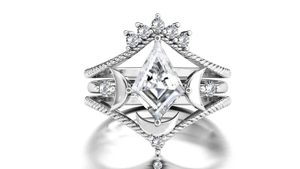 Anillo de Compromiso de Plata 925 con Moissanita en Forma de Cometa, Engaste Clásico con Puntas, Chapado en Oro, Anillo de Boda de Lujo Certificado - Product Image 2