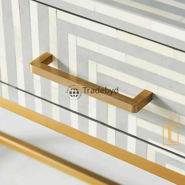 Available in different Colors