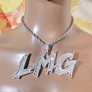 Colgante de plata de ley 925 con baño de rodio, diamante de moissanita VVS, letra personalizada, para hombre y mujer, estilo hip hop, para fiestas. - Product Image 1