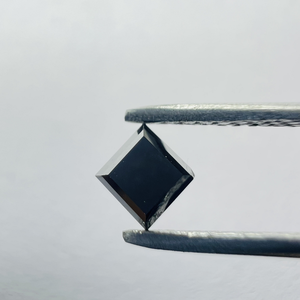 พลอยสังเคราะห์ทรงสี่เหลี่ยม ความใสระดับ VVS2 สำหรับงานฝีมือเครื่องประดับ โดดเด่นด้วยลักษณะใสเหมือนคริสตัล ให้ความรู้สึกหรูหรา - Product Image 5