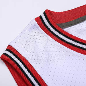Maillot de basket-ball personnalisé en tissu maillé de haute qualité, séchage rapide, léger, couleurs d'équipe pour adultes - Product Image 4