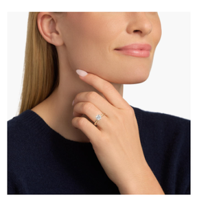 Bague en diamant Vintage de qualité supérieure pour femmes élégant étincelant Solitaire Design bijoux de luxe à forte demande - Product Image 2