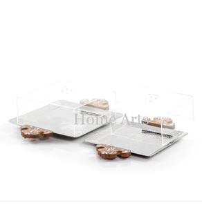 Trending Design Plateau à desserts couleur or en acier inoxydable Plateau à chocolats martelés avec poignées en bois - Product Image 3