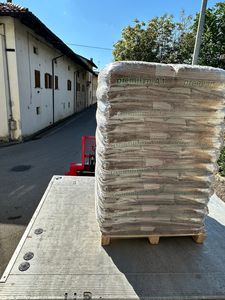 Granulés de bois ENplus-A1 ABETE – Combustible européen de haute qualité pour le chauffage et les commandes en gros – Briquettes de bois - Product Image 3
