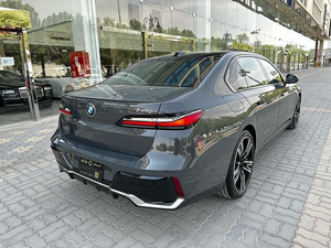 Berline de luxe 2024, berline haut de gamme pleine grandeur, intérieur haut de gamme, technologie avancée, automatique, sans accident - Product Image 5