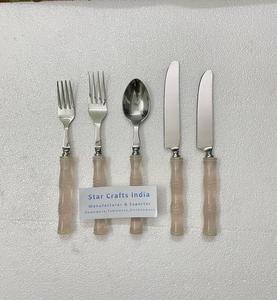 Juego de Cubiertos Reutilizables de Acero Inoxidable Ecológicos y Sostenibles con Mango Transparente, Vajilla Elegante para Uso Diario - Product Image 1