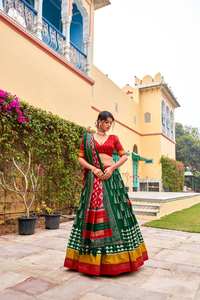 Impresionante Tussar Silk Lehenga Choli en estilo verde del sur de la India con trabajo estampado de lámina Ropa tradicional para bodas y fiestas - Product Image 3