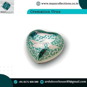 Urna Funeraria de Estilo Americano con Diseño de Corazón Blanco Perla, Construcción Ecológica y Duradera, Diseño Personalizable - Product Image 2