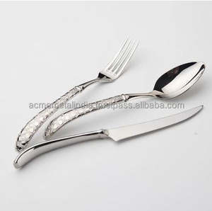 Juego de cubiertos de plata clásico con utensilios de acero inoxidable Juego de 4 con el mejor mango Perfecto para decoración de mesa de cocina Cuchara de cubiertos - Product Image 5