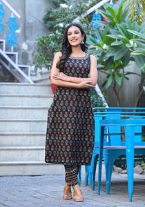 Último Diseño, Hermoso Patrón Sólido, Prenda Teñida, Ropa Lista para Usar para Mujer, Tela de Algodón, Silueta en A Negra, Kurti con Pantalón a Juego - Product Image 3